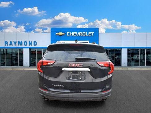 Used 2018 GMC Terrain SLE w/ Driver Convenience Package FWD image 4
