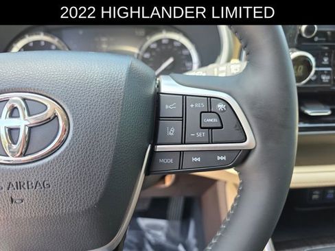 Used 2022 Toyota Highlander Limited AWD/4WD image 31