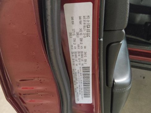 Used 2019 Jeep Grand Cherokee Laredo w/ Laredo X Package image 33