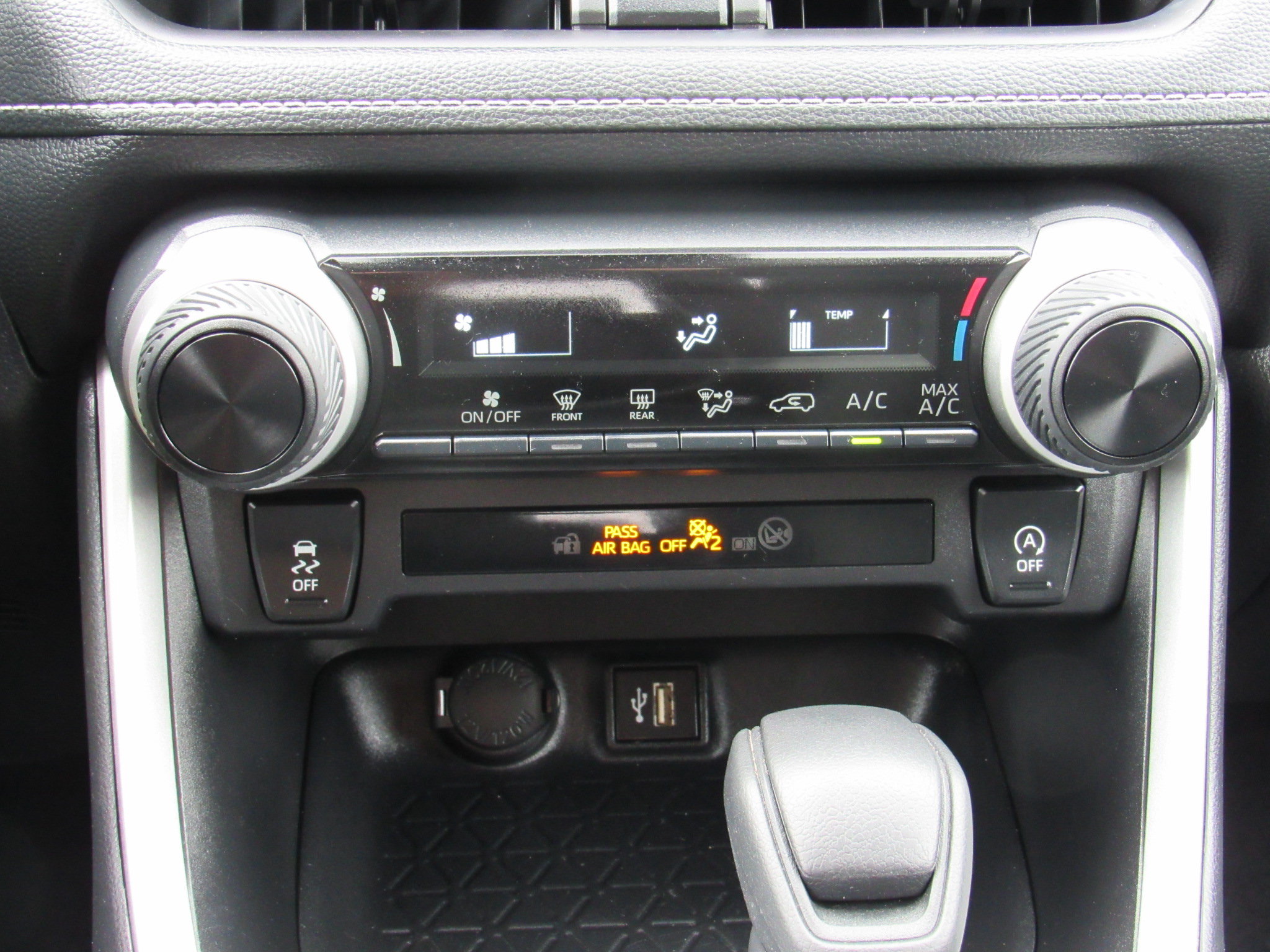 Used 2025 Toyota RAV4 LE AWD/4WD image 23