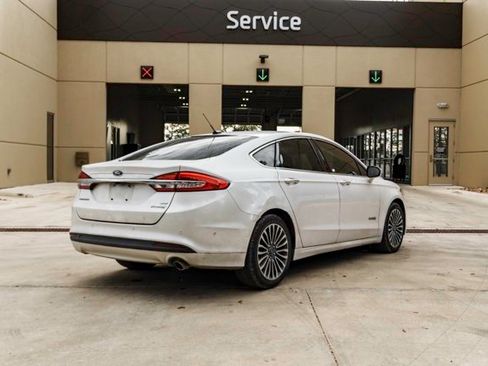 Used 2018 Ford Fusion SE w/ Equipment Group 602A image 7