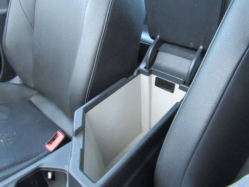 Used 2020 Volkswagen Jetta SE w/ SE Cold Weather Package image 48