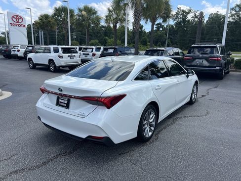 Used 2022 Toyota Avalon XLE w/ Moonroof Package FWD image 10