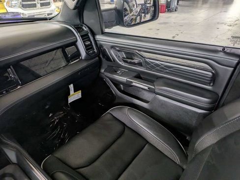 Used 2025 RAM 1500 Limited AWD/4WD image 17
