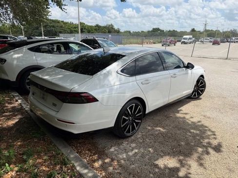 Used 2024 Honda Accord Touring image 3