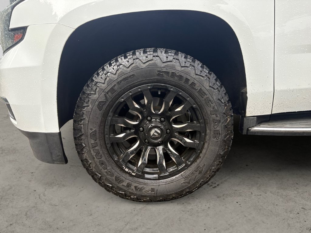 Used 2017 Chevrolet Suburban Premier w/ Max Trailering Package AWD/4WD image 6