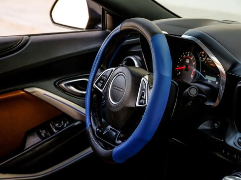 Used 2016 Chevrolet Camaro LT RWD image 22