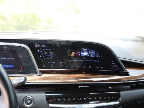 Used 2022 Cadillac Escalade Luxury RWD image 19