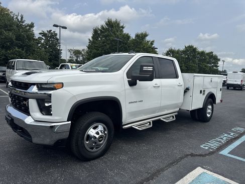 Used 2023 Chevrolet Silverado 3500 LT w/ Snow Plow Prep/Camper Package AWD/4WD image 18