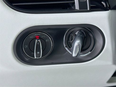 New 2026 Porsche Macan Turbo image 15