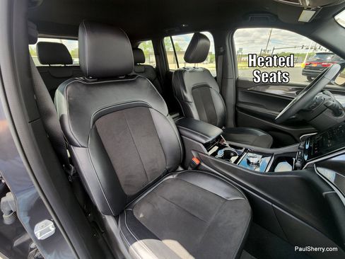 Used 2022 Jeep Grand Cherokee Altitude AWD/4WD image 42