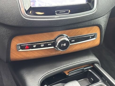 Certified 2023 Volvo XC90 B6 Core w/ Climate Package image 22