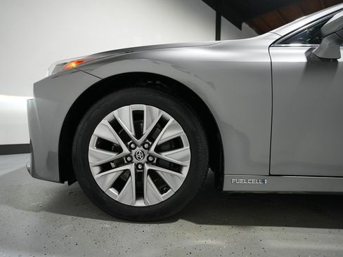 Used 2022 Toyota Mirai XLE w/ Advanced Technology Package image 9