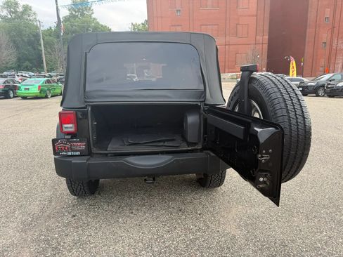 Used 2007 Jeep Wrangler Unlimited Sahara AWD/4WD image 11