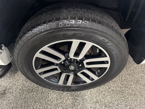 Used 2018 Toyota 4Runner Limited image 14