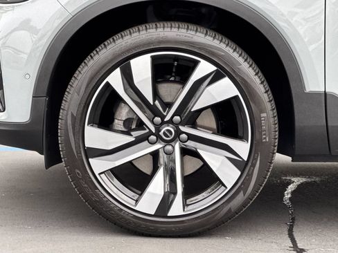 Certified 2024 Volvo XC40 B5 Ultimate w/ Protection Package Premier AWD/4WD image 25