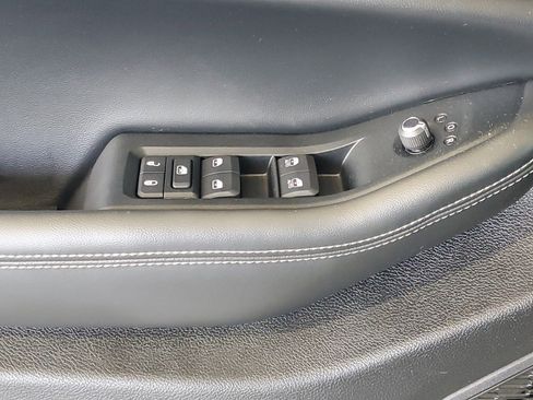 Used 2024 Jeep Grand Cherokee Laredo image 15