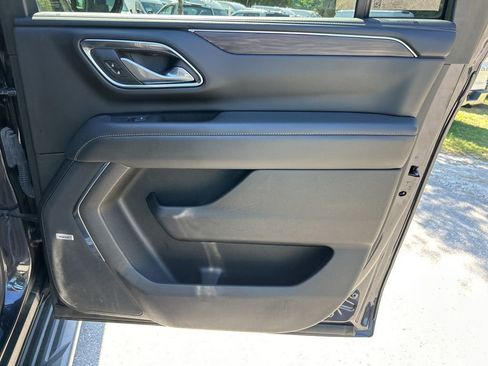 Used 2023 Chevrolet Suburban LT image 38