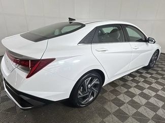 Used 2024 Hyundai Elantra Limited FWD video 2