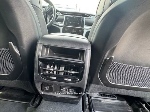 Used 2023 Jeep Grand Cherokee Altitude image 23