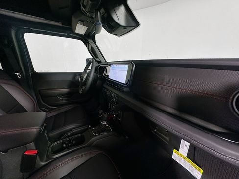 New 2026 Jeep Wrangler Unlimited Rubicon AWD/4WD image 29