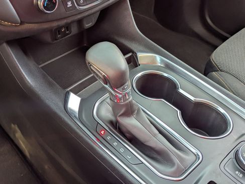 Used 2021 Chevrolet Traverse LS image 29