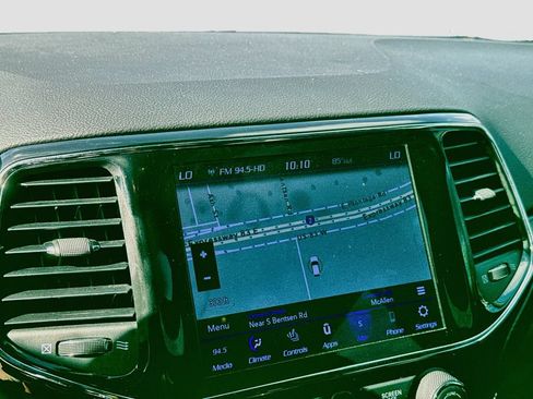 Used 2020 Jeep Grand Cherokee Altitude RWD image 16