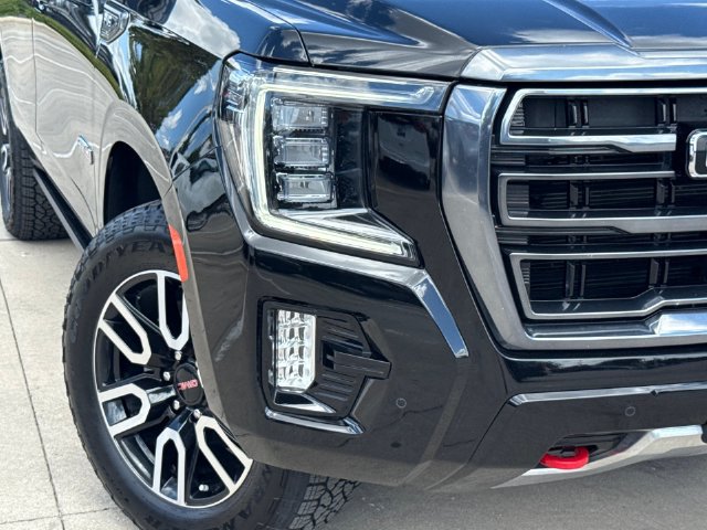 Used 2023 GMC Yukon AT4 w/ AT4 Premium Plus Package AWD/4WD image 4