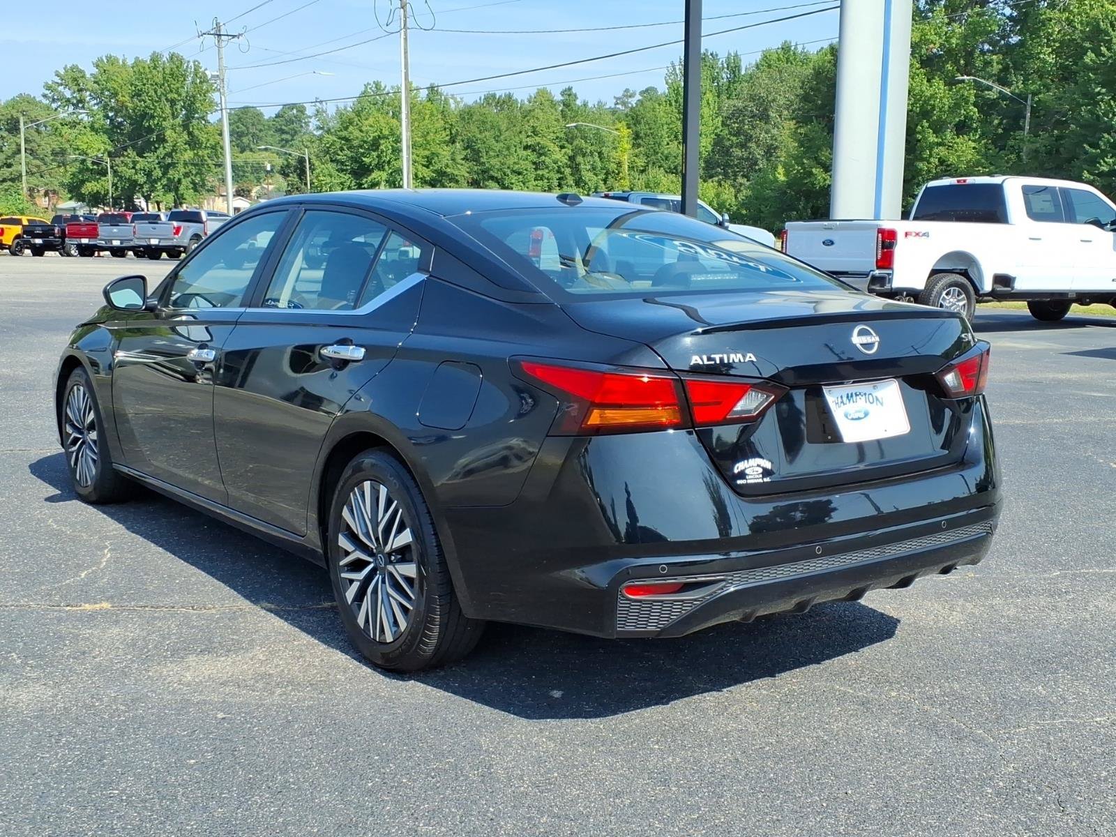 Used 2024 Nissan Altima 2.5 SV FWD image 22