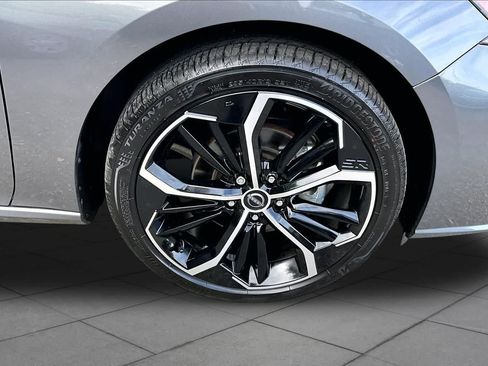 Used 2024 Nissan Altima 2.5 SR w/ SR Premium Package FWD image 11
