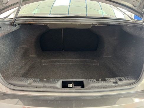 Used 2019 Ford Taurus SE FWD image 8