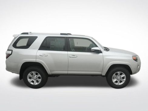 Used 2022 Toyota 4Runner SR5 Premium w/ Moonroof Package AWD/4WD image 14