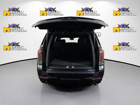 Used 2025 Chevrolet Suburban RST w/ Sun And Tow Package AWD/4WD image 26