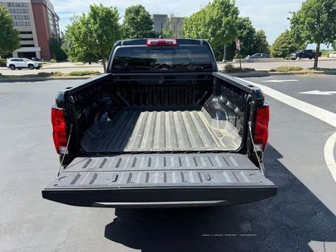 Used 2023 Chevrolet Colorado W/T w/ Advanced Trailering Package AWD/4WD image 5