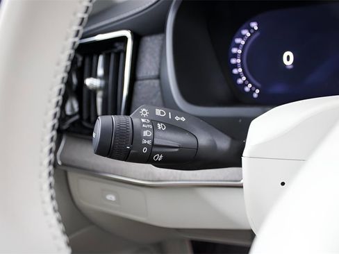 New 2026 Volvo XC90 B6 Ultra w/ Protection Package Premier image 21