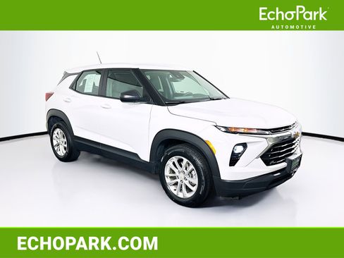 Used 2024 Chevrolet TrailBlazer LS FWD image 1