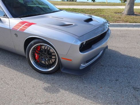 Used 2015 Dodge Challenger SRT Hellcat RWD image 42