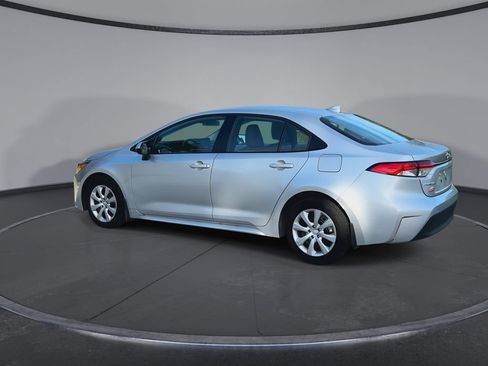 Used 2025 Toyota Corolla LE FWD image 6