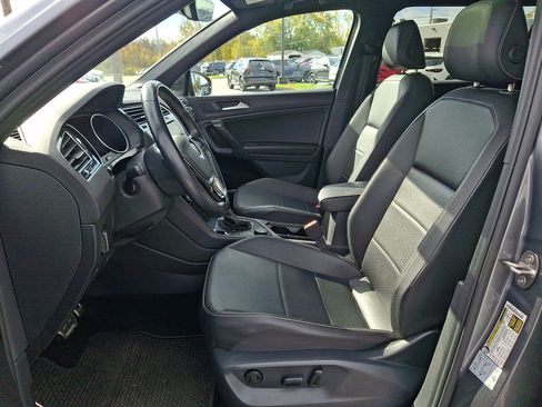 Used 2021 Volkswagen Tiguan SE R-Line image 14