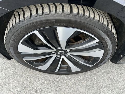 Used 2022 Volvo S60 B5 Momentum w/ Premium Package image 12