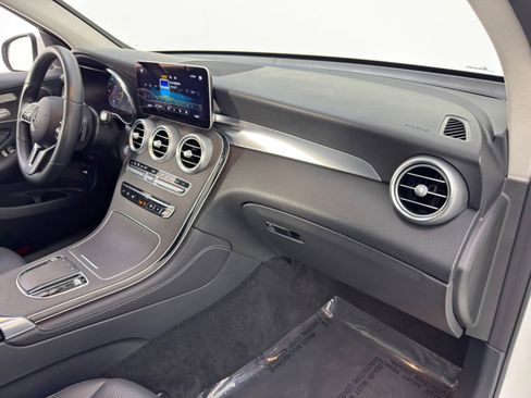 Used 2021 Mercedes-Benz GLC 300 GLC 300 w/ Premium Package image 14