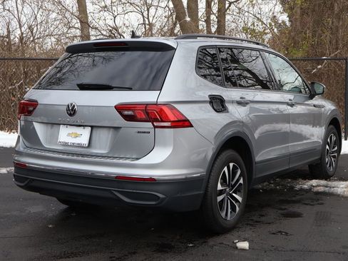 Used 2022 Volkswagen Tiguan S image 9