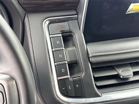 Used 2024 Chevrolet Suburban LT image 14