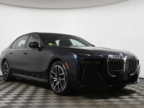 Certified 2024 BMW 760i xDrive AWD/4WD image 9