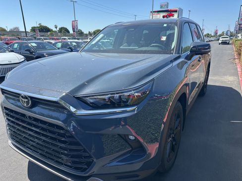 Certified 2026 Toyota Grand Highlander FWD image 2