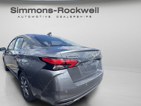 Used 2025 Nissan Versa SV FWD image 2