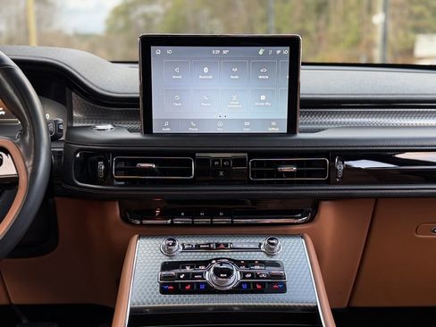 Used 2023 Lincoln Aviator Black Label w/ Class IV Trailer Tow Package image 47