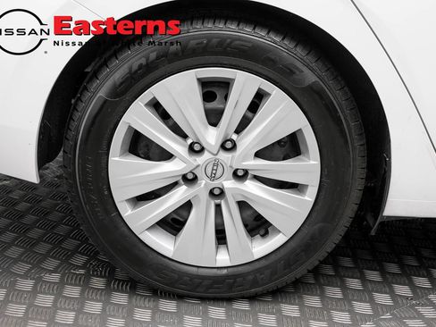 Used 2024 Nissan Sentra S FWD image 29
