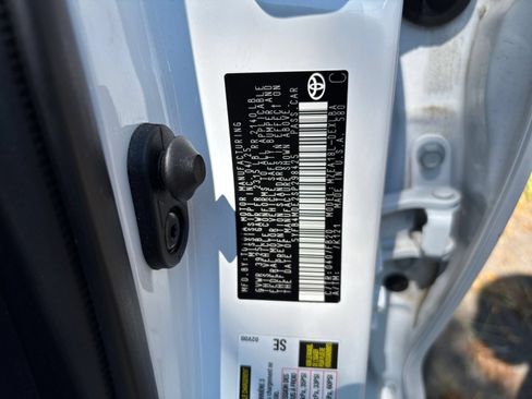 Used 2025 Toyota Corolla LE FWD image 27