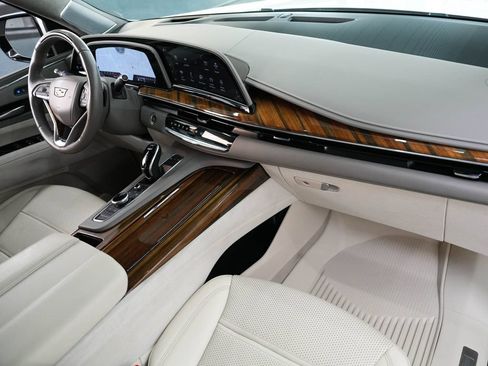 Used 2024 Cadillac Escalade ESV Sport Platinum w/ LPO, ONYX Package AWD/4WD image 43